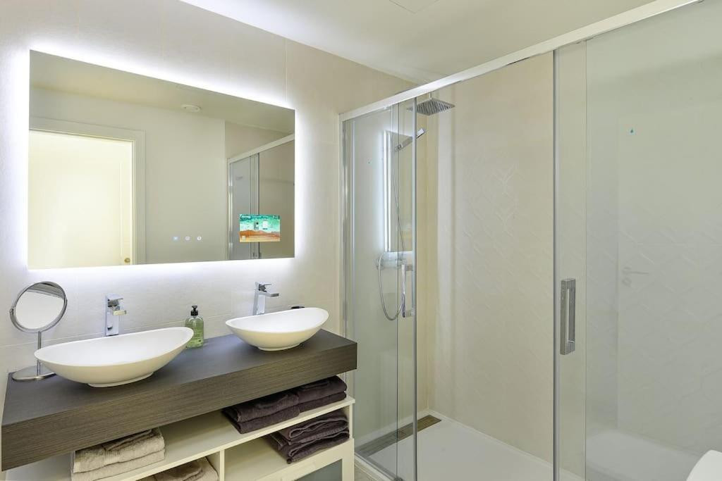 3 Bed Townhouse for sale in Manilva Costa Del Sol, Málaga, Spain