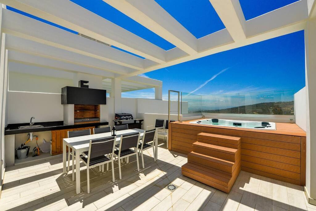 3 Bed Townhouse for sale in Manilva Costa Del Sol, Málaga, Spain