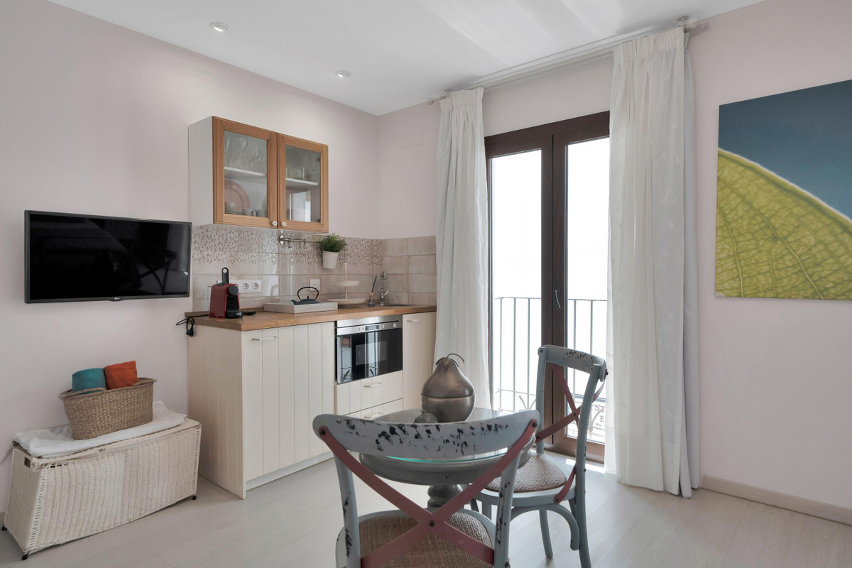 4 Bed Commercial unit for sale in Marbella Costa Del Sol, Málaga, Spain