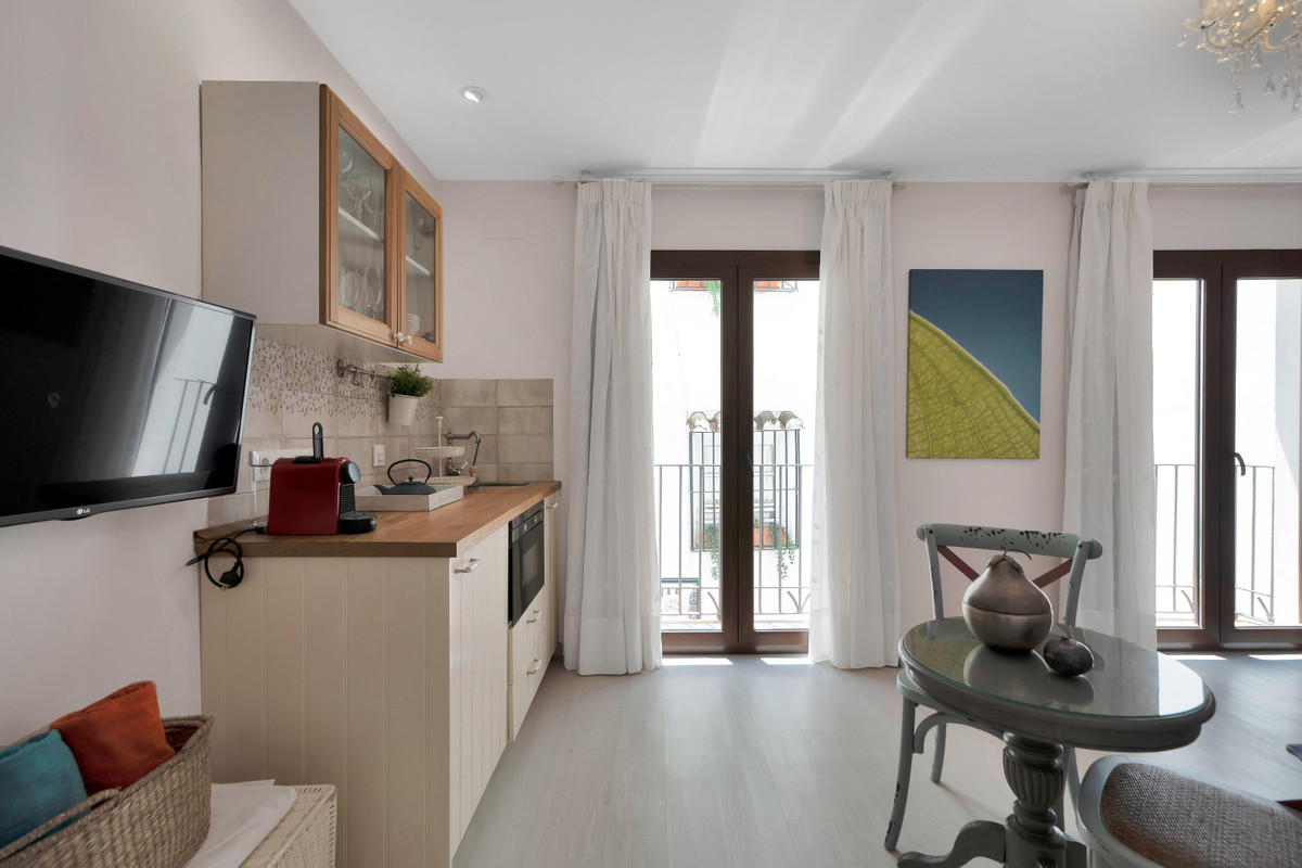 4 Bed Commercial unit for sale in Marbella Costa Del Sol, Málaga, Spain