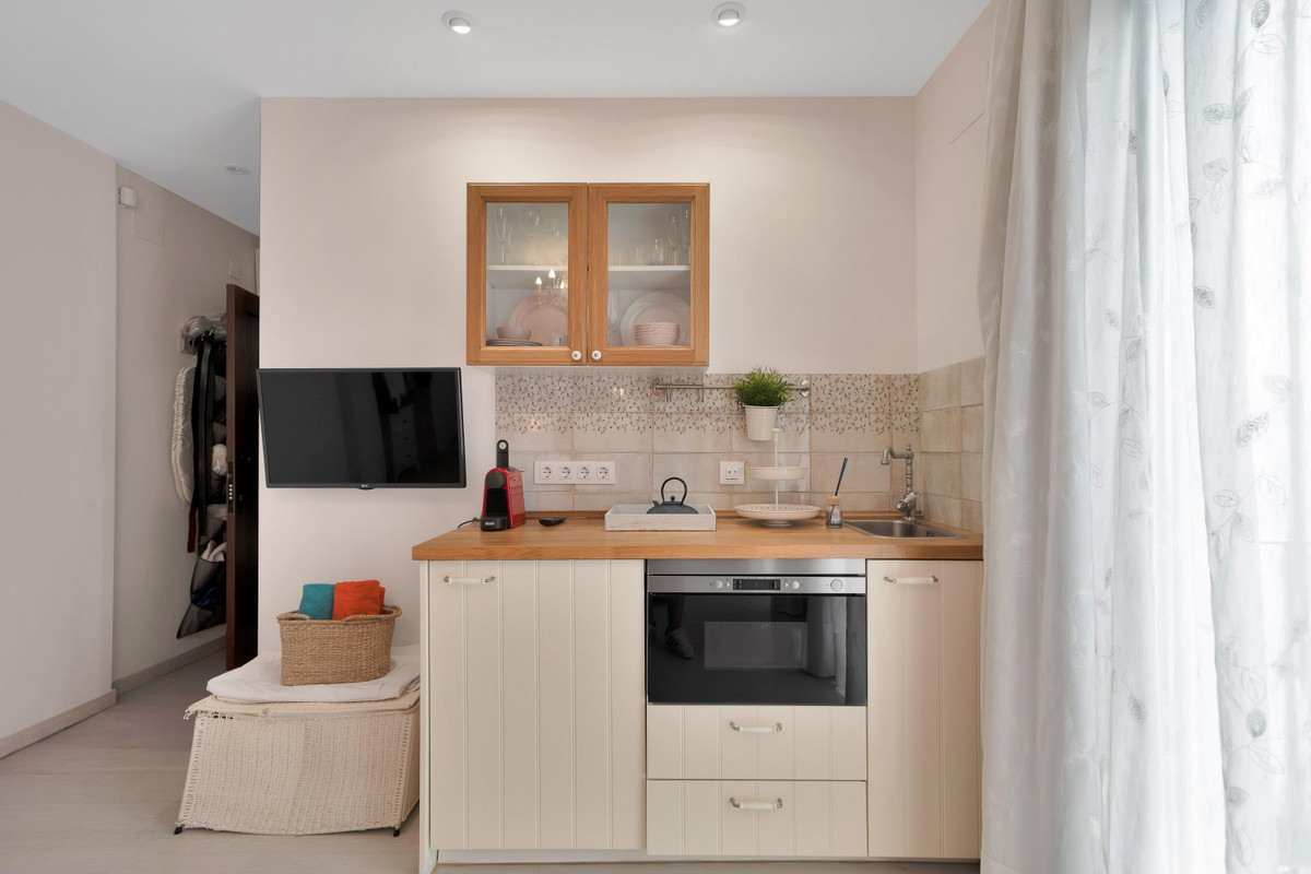 4 Bed Commercial unit for sale in Marbella Costa Del Sol, Málaga, Spain