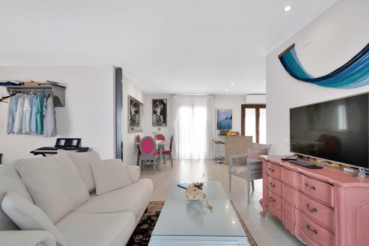 4 Bed Commercial unit for sale in Marbella Costa Del Sol, Málaga, Spain