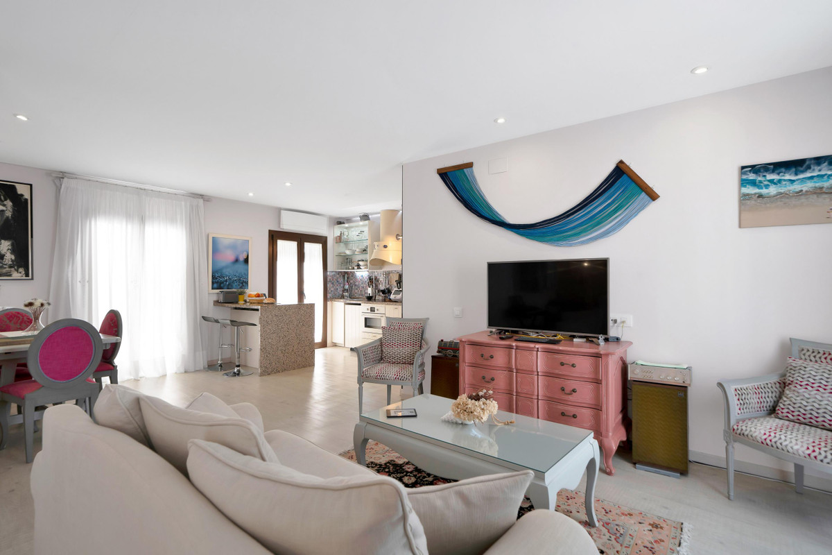 4 Bed Commercial unit for sale in Marbella Costa Del Sol, Málaga, Spain