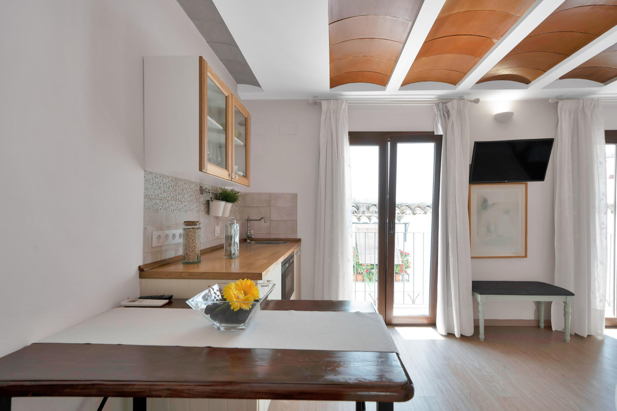 4 Bed Commercial unit for sale in Marbella Costa Del Sol, Málaga, Spain
