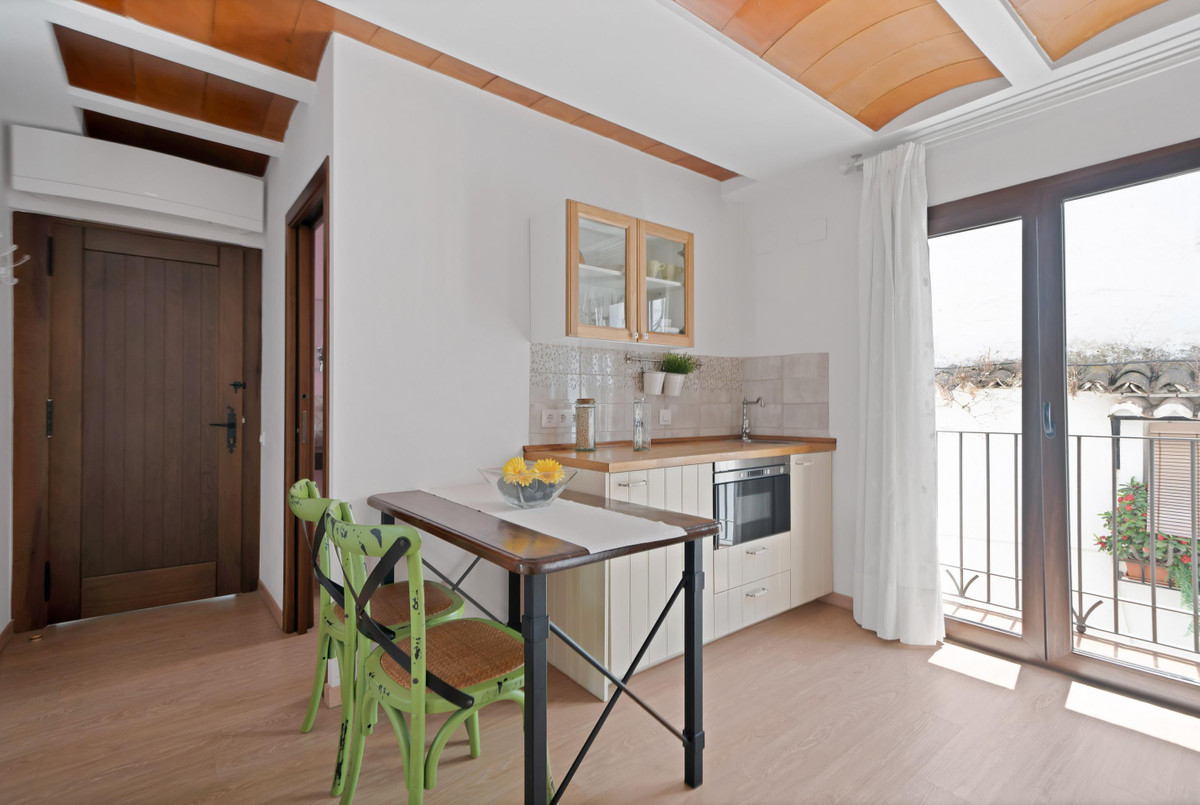 4 Bed Commercial unit for sale in Marbella Costa Del Sol, Málaga, Spain