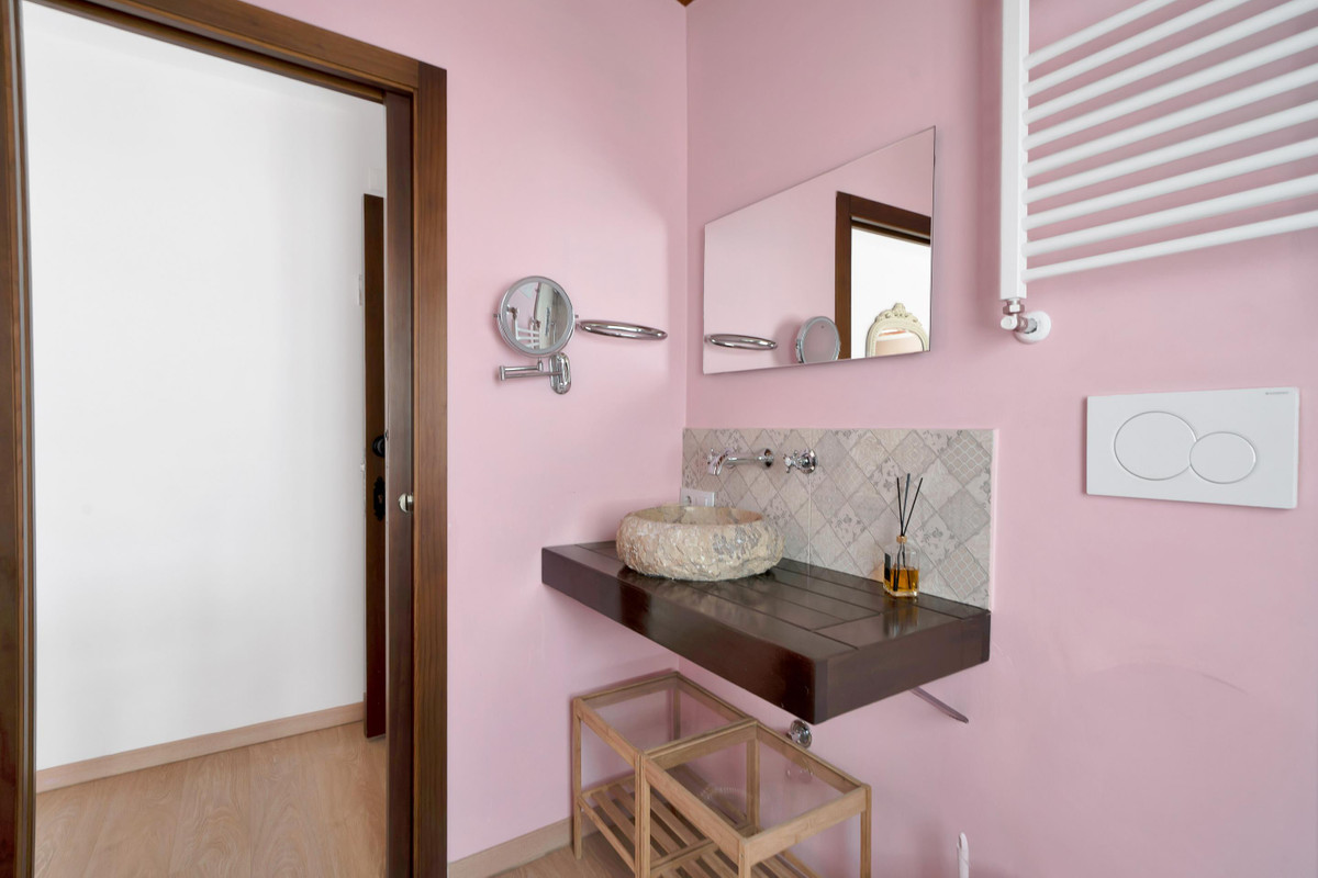 4 Bed Commercial unit for sale in Marbella Costa Del Sol, Málaga, Spain