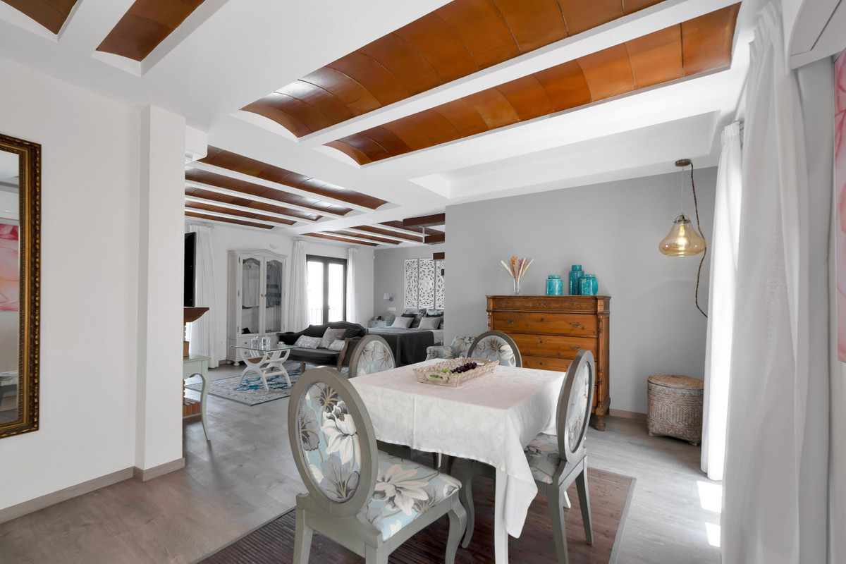 4 Bed Commercial unit for sale in Marbella Costa Del Sol, Málaga, Spain