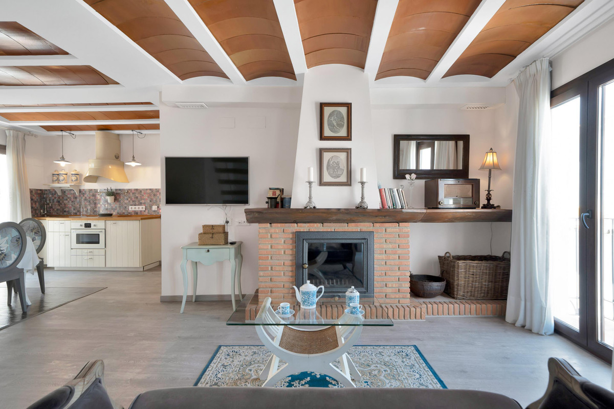 4 Bed Commercial unit for sale in Marbella Costa Del Sol, Málaga, Spain