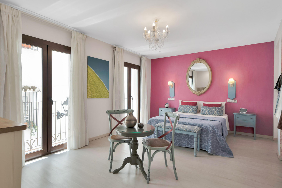 4 Bed Commercial unit for sale in Marbella Costa Del Sol, Málaga, Spain