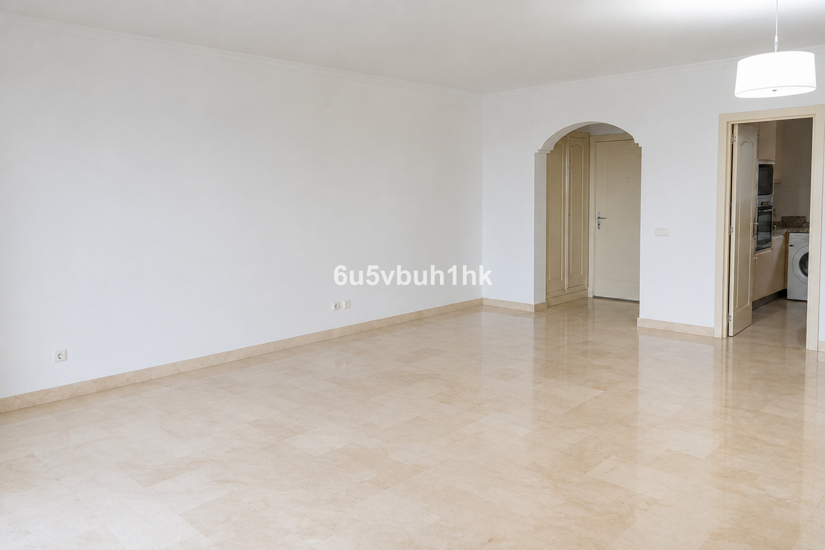 2 Bed Apartment for sale in Calahonda Costa Del Sol, Málaga, Spain