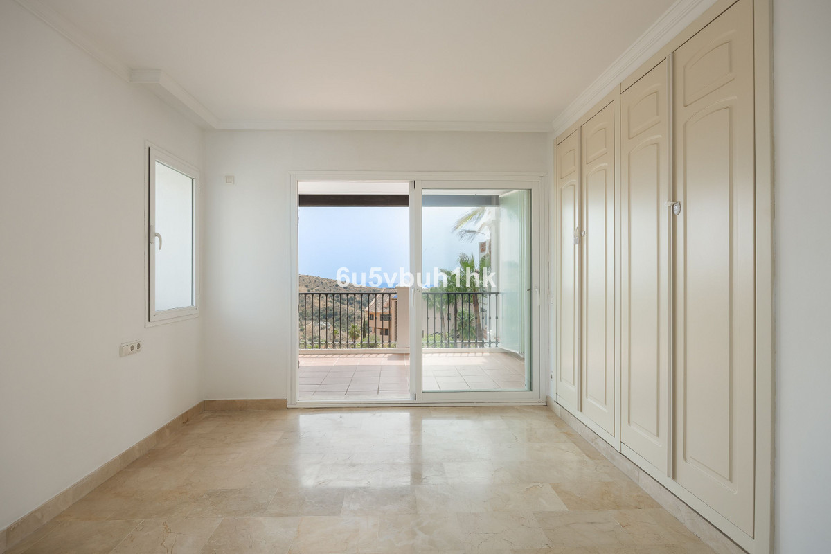2 Bed Apartment for sale in Calahonda Costa Del Sol, Málaga, Spain