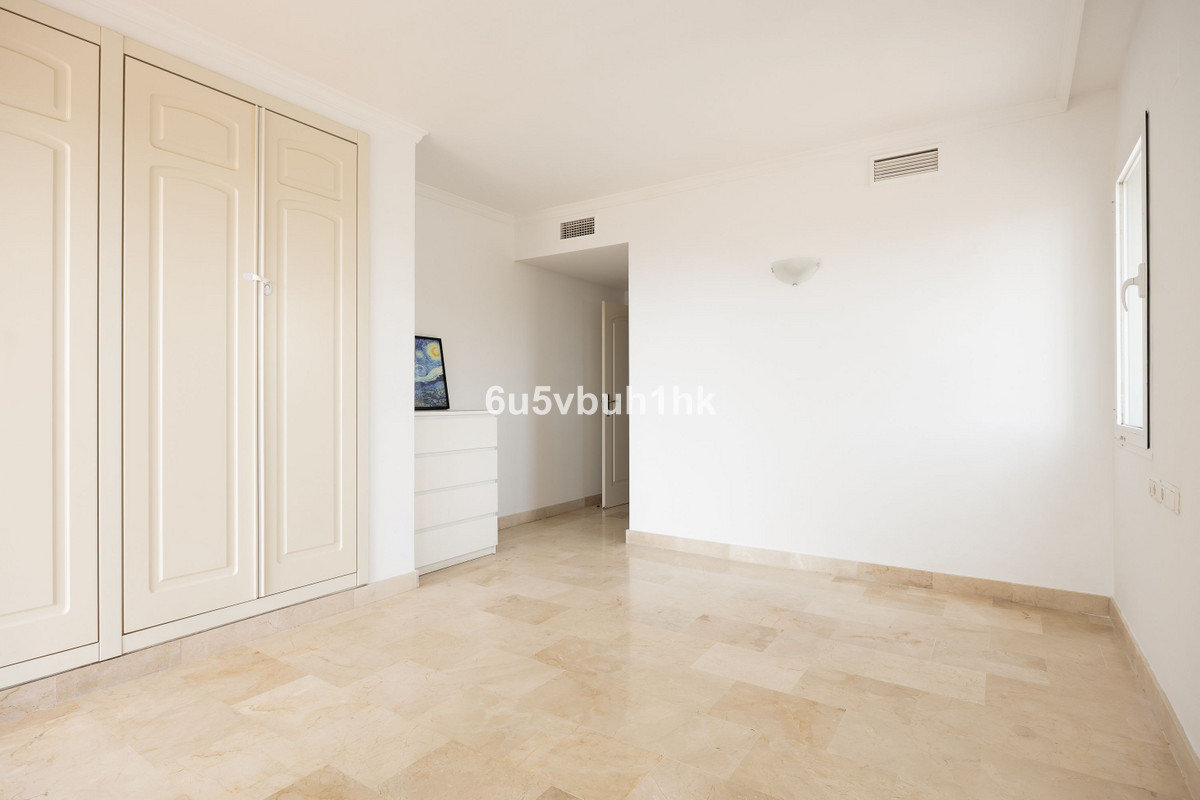 2 Bed Apartment for sale in Calahonda Costa Del Sol, Málaga, Spain