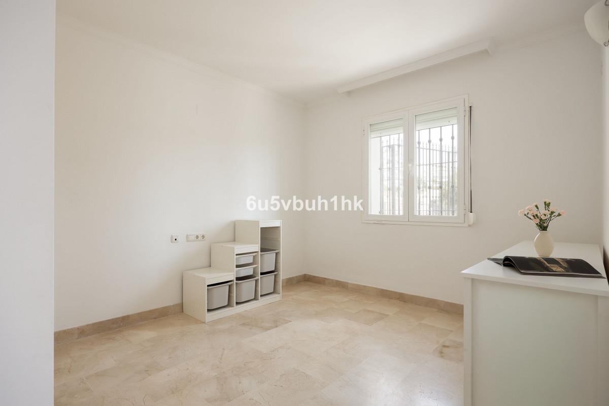 2 Bed Apartment for sale in Calahonda Costa Del Sol, Málaga, Spain