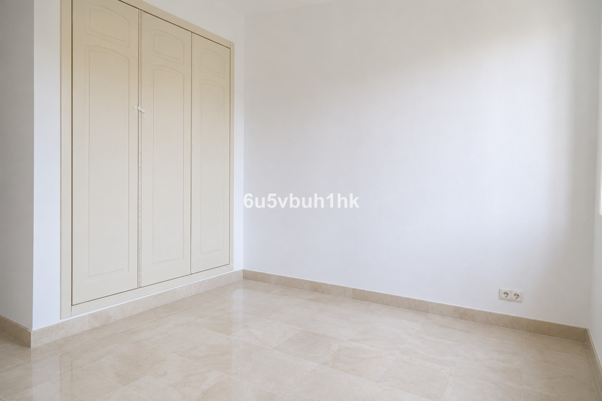 2 Bed Apartment for sale in Calahonda Costa Del Sol, Málaga, Spain
