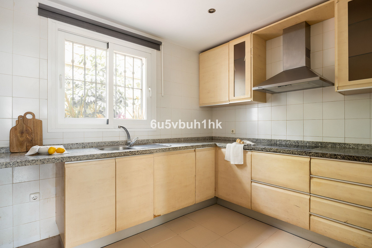 2 Bed Apartment for sale in Calahonda Costa Del Sol, Málaga, Spain