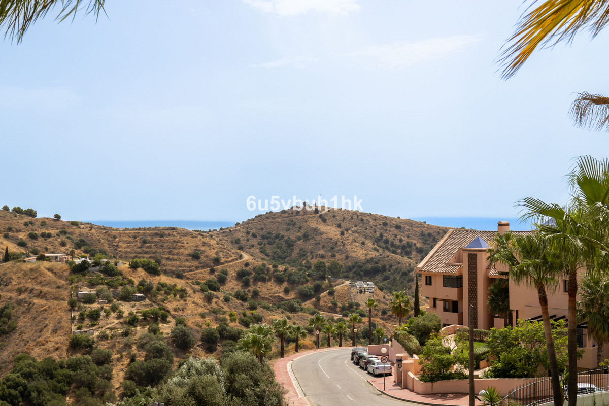 2 Bed Apartment for sale in Calahonda Costa Del Sol, Málaga, Spain