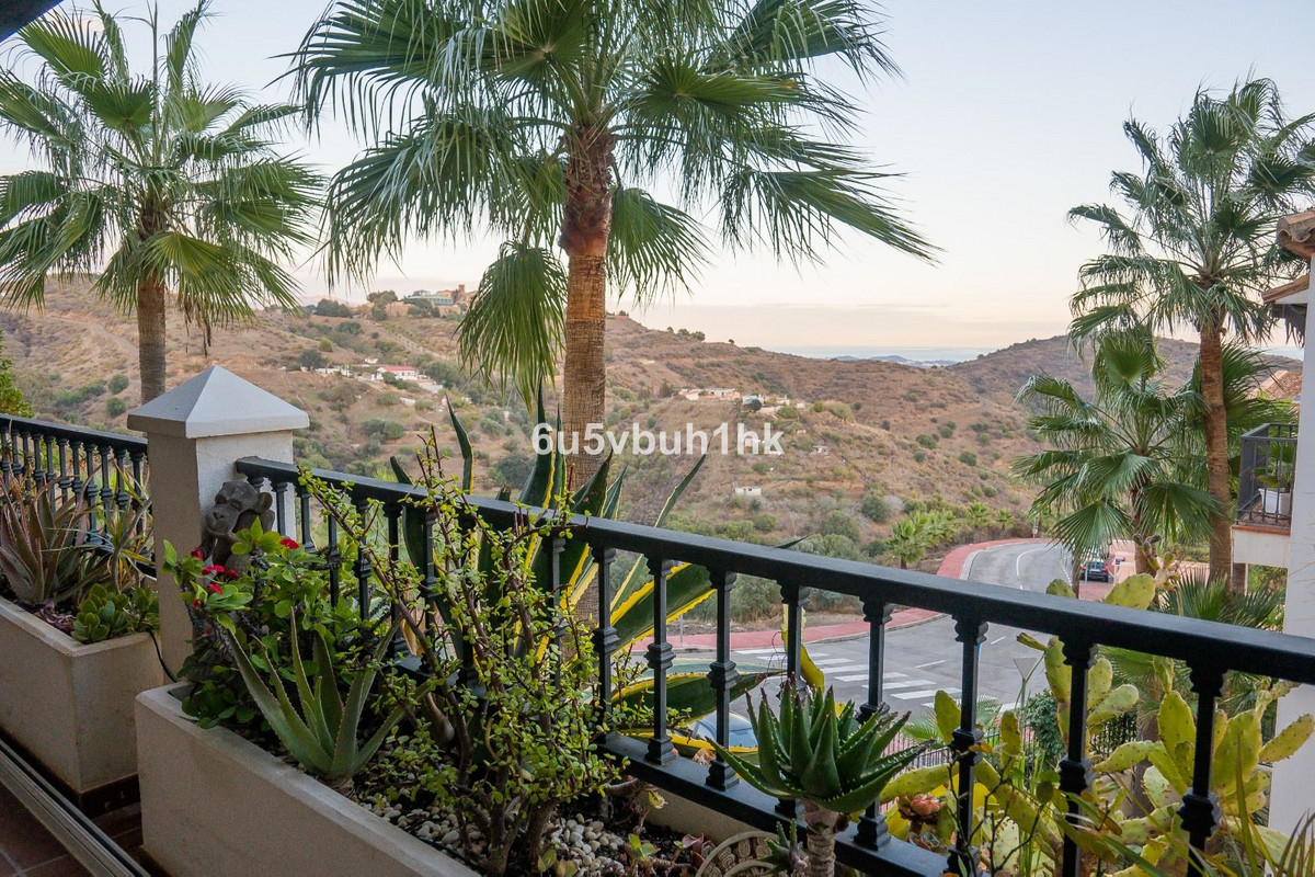 2 Bed Apartment for sale in Calahonda Costa Del Sol, Málaga, Spain