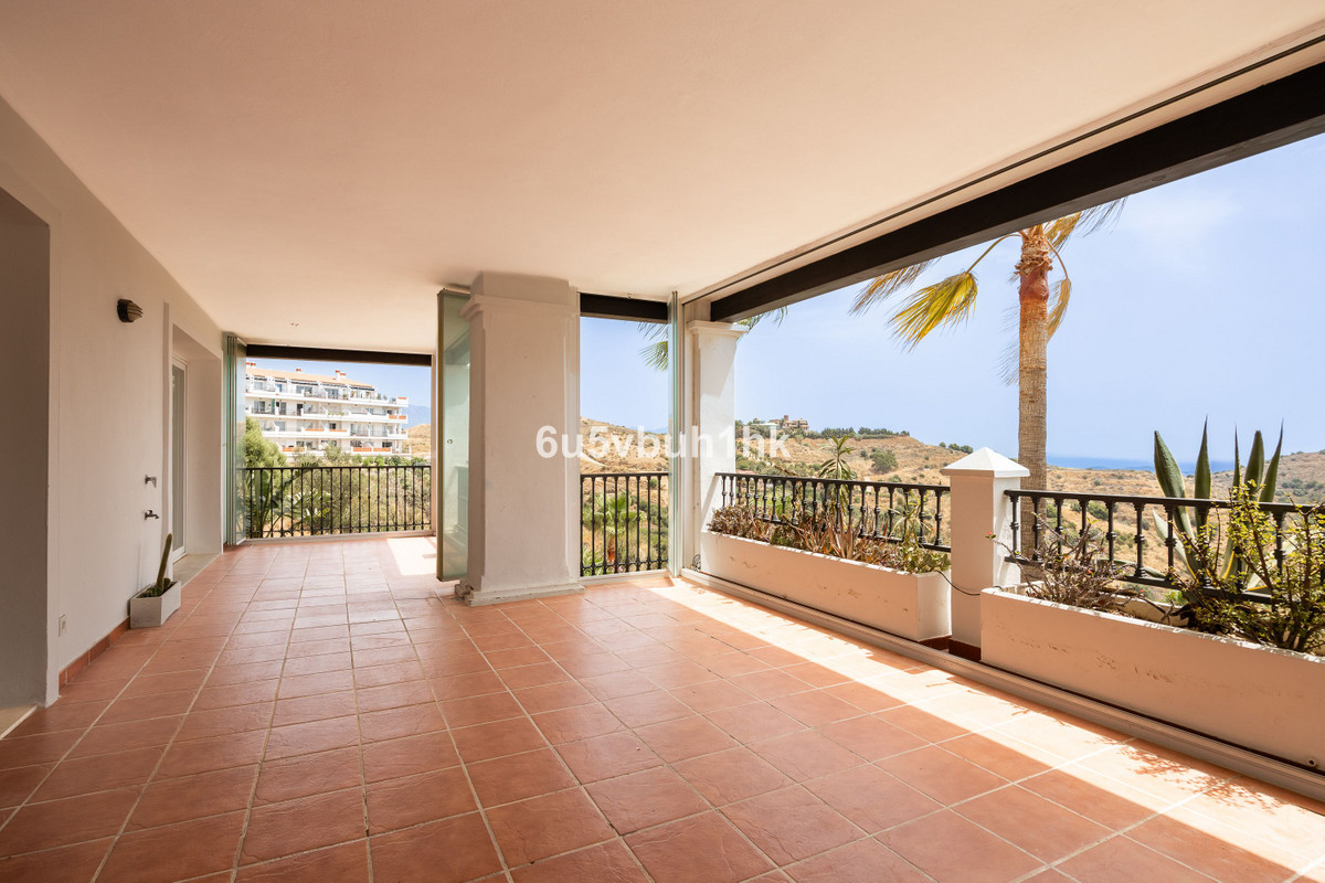 2 Bed Apartment for sale in Calahonda Costa Del Sol, Málaga, Spain