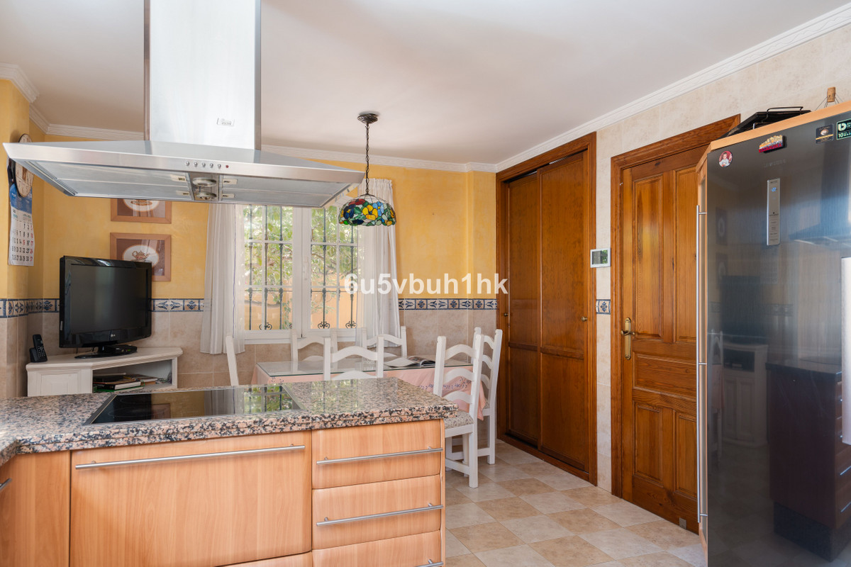 5 Bed Townhouse for sale in El Coto Costa Del Sol, Málaga, Spain