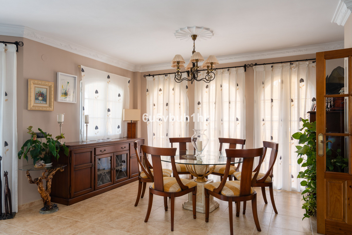 5 Bed Townhouse for sale in El Coto Costa Del Sol, Málaga, Spain
