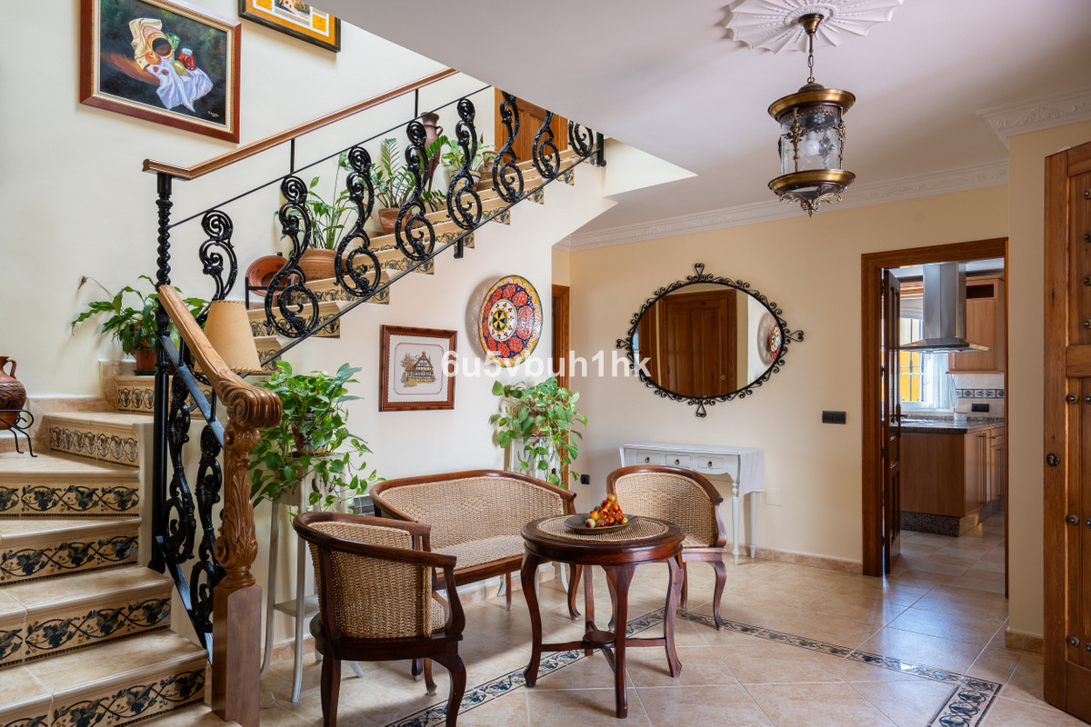 5 Bed Townhouse for sale in El Coto Costa Del Sol, Málaga, Spain