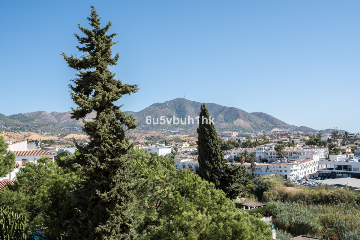 5 Bed Townhouse for sale in El Coto Costa Del Sol, Málaga, Spain