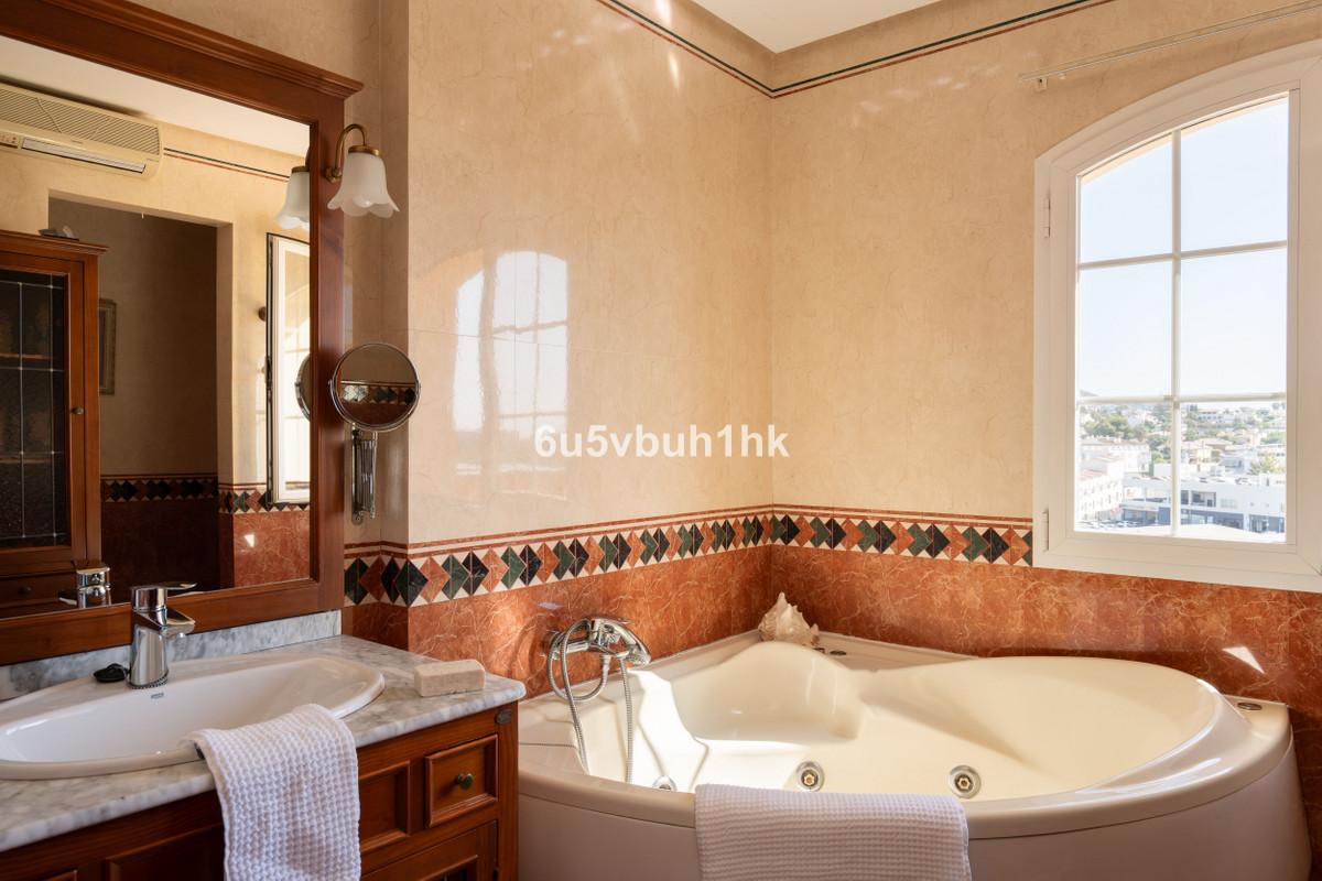 5 Bed Townhouse for sale in El Coto Costa Del Sol, Málaga, Spain