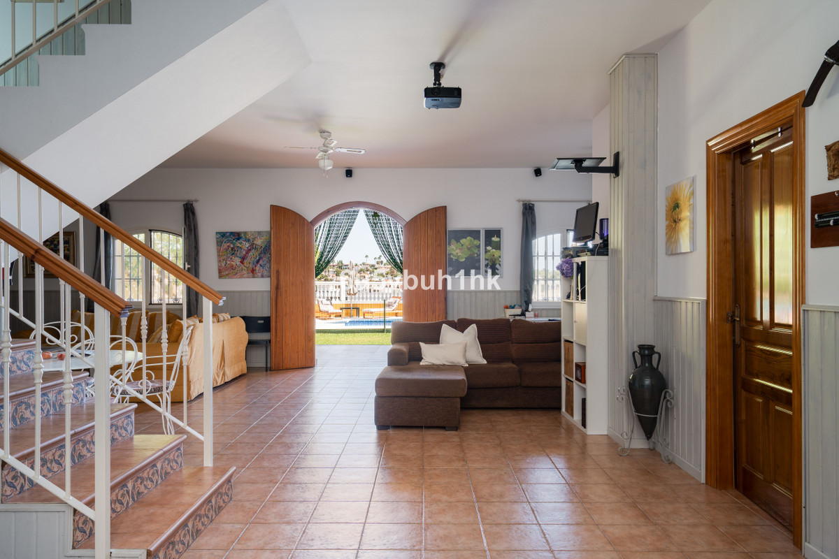 5 Bed Townhouse for sale in El Coto Costa Del Sol, Málaga, Spain