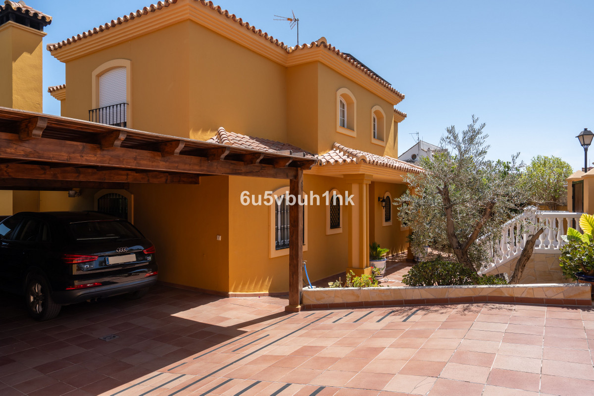 5 Bed Townhouse for sale in El Coto Costa Del Sol, Málaga, Spain