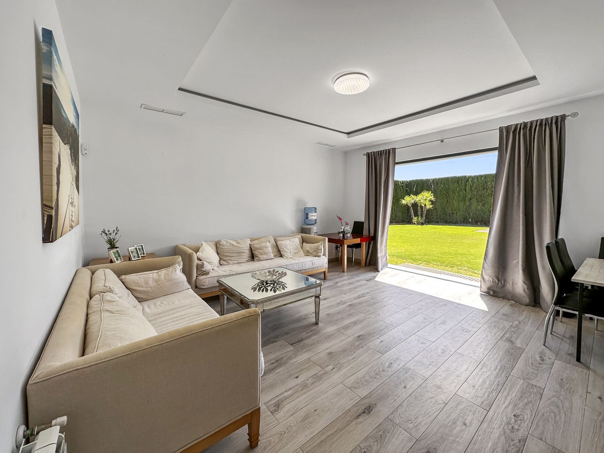4 Bed Townhouse for sale in San Martín De Tesorillo Costa Del Sol, Cádiz, Spain