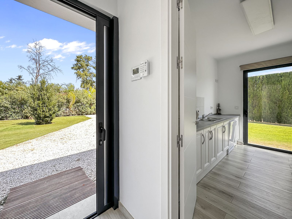 4 Bed Townhouse for sale in San Martín De Tesorillo Costa Del Sol, Cádiz, Spain