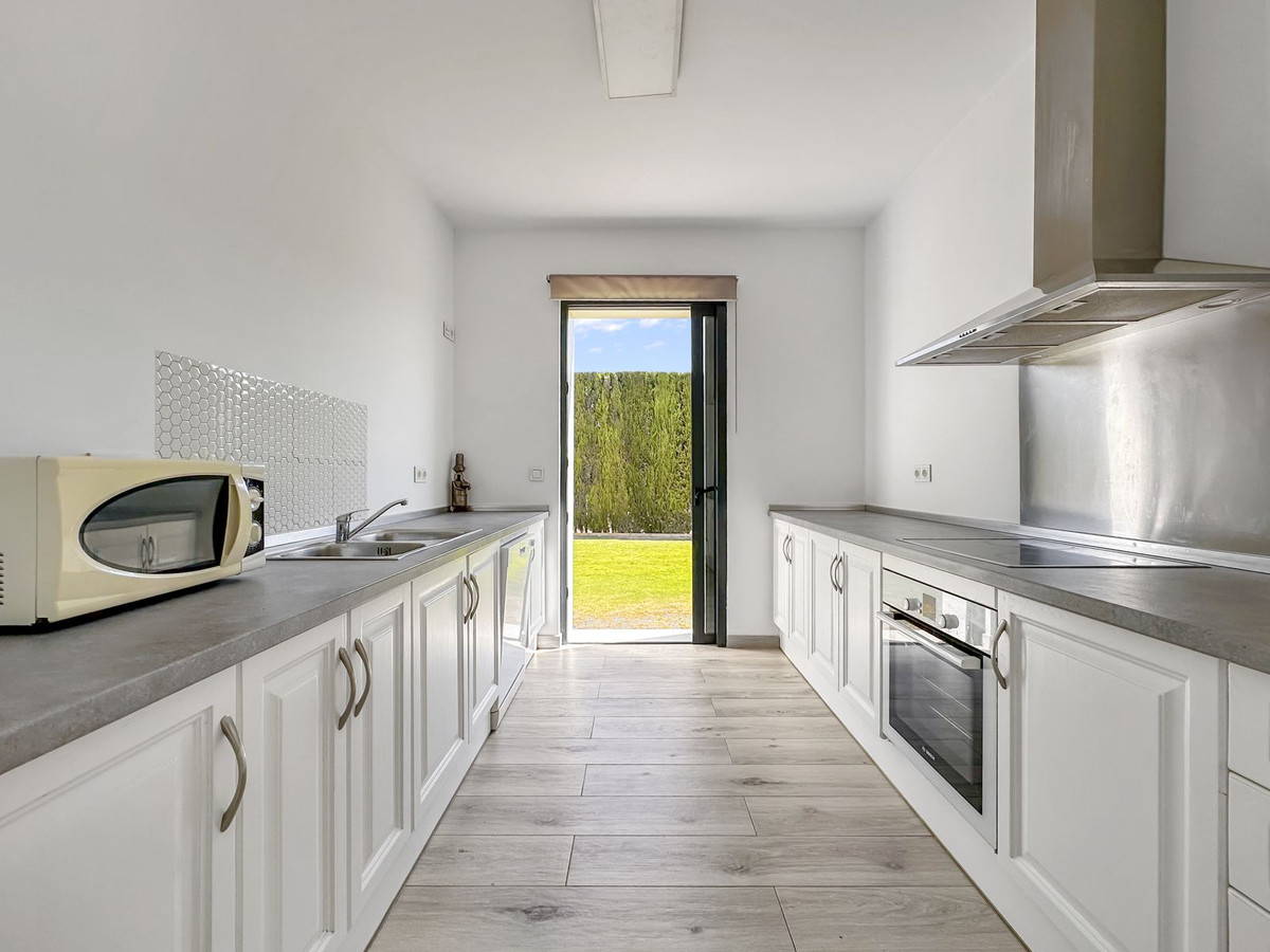 4 Bed Townhouse for sale in San Martín De Tesorillo Costa Del Sol, Cádiz, Spain