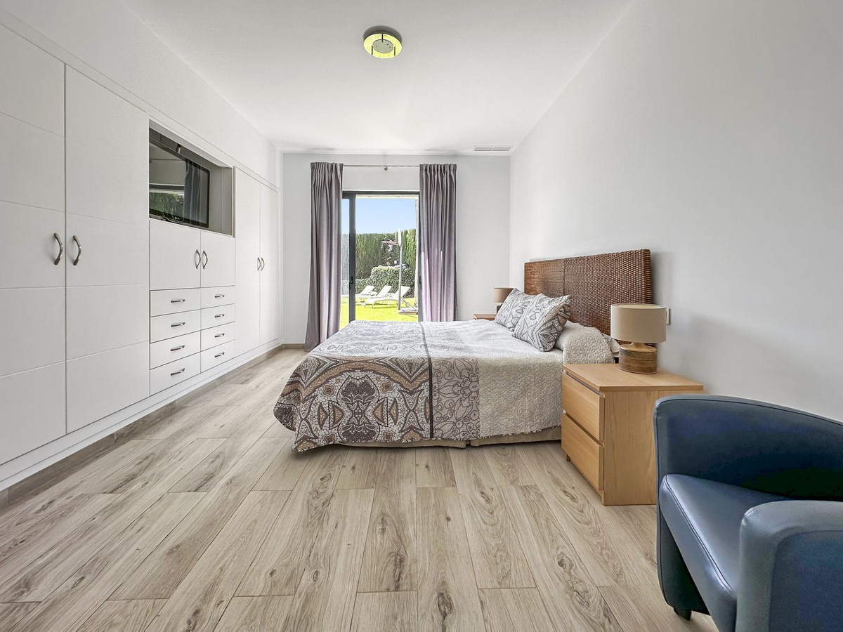 4 Bed Townhouse for sale in San Martín De Tesorillo Costa Del Sol, Cádiz, Spain