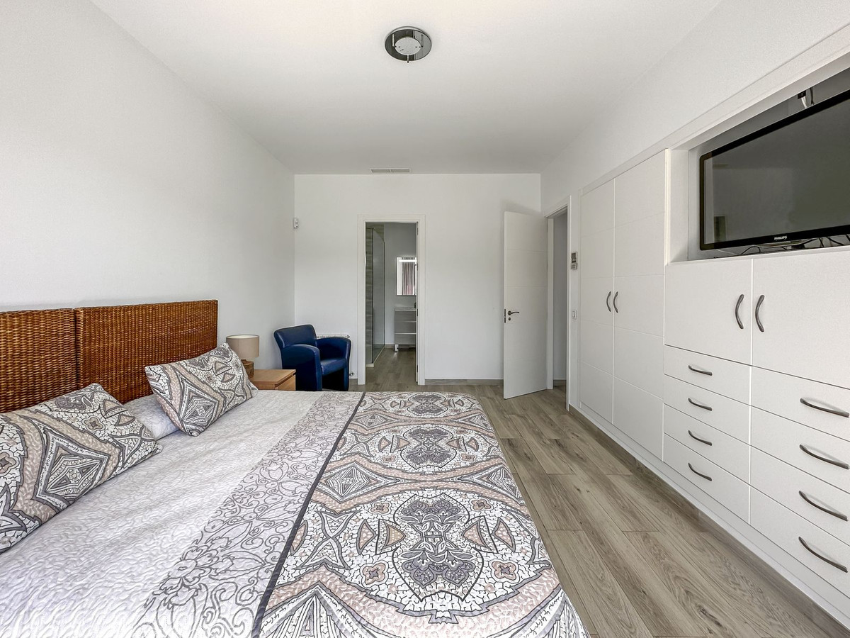 4 Bed Townhouse for sale in San Martín De Tesorillo Costa Del Sol, Cádiz, Spain
