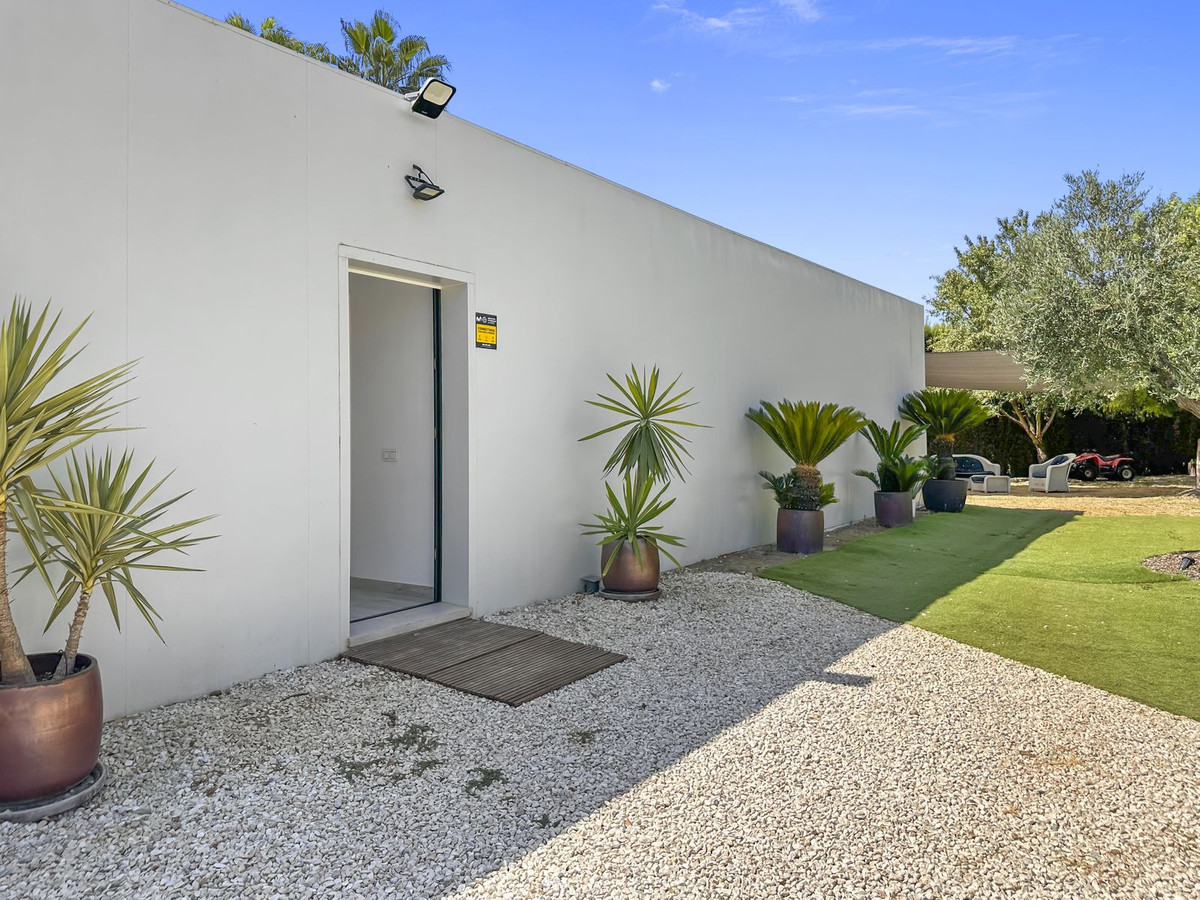4 Bed Townhouse for sale in San Martín De Tesorillo Costa Del Sol, Cádiz, Spain
