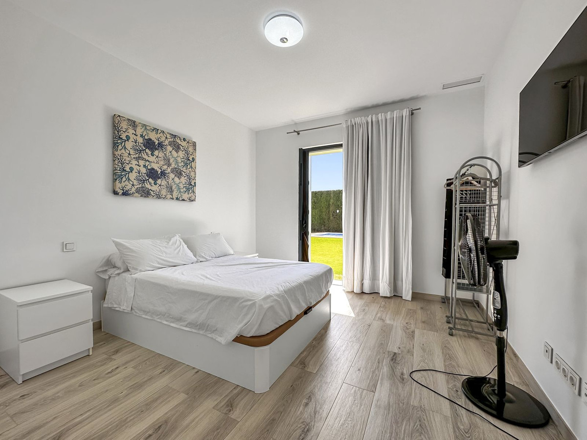 4 Bed Townhouse for sale in San Martín De Tesorillo Costa Del Sol, Cádiz, Spain