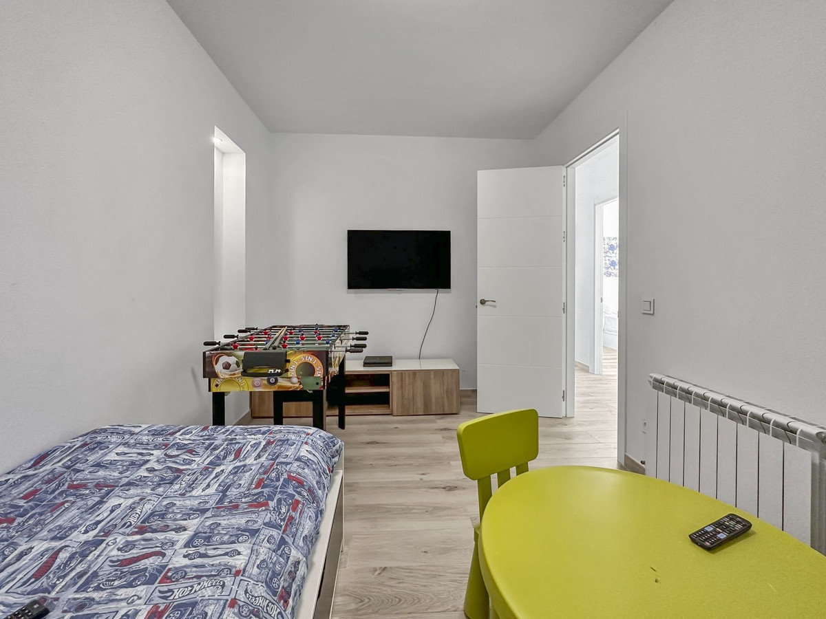 4 Bed Townhouse for sale in San Martín De Tesorillo Costa Del Sol, Cádiz, Spain