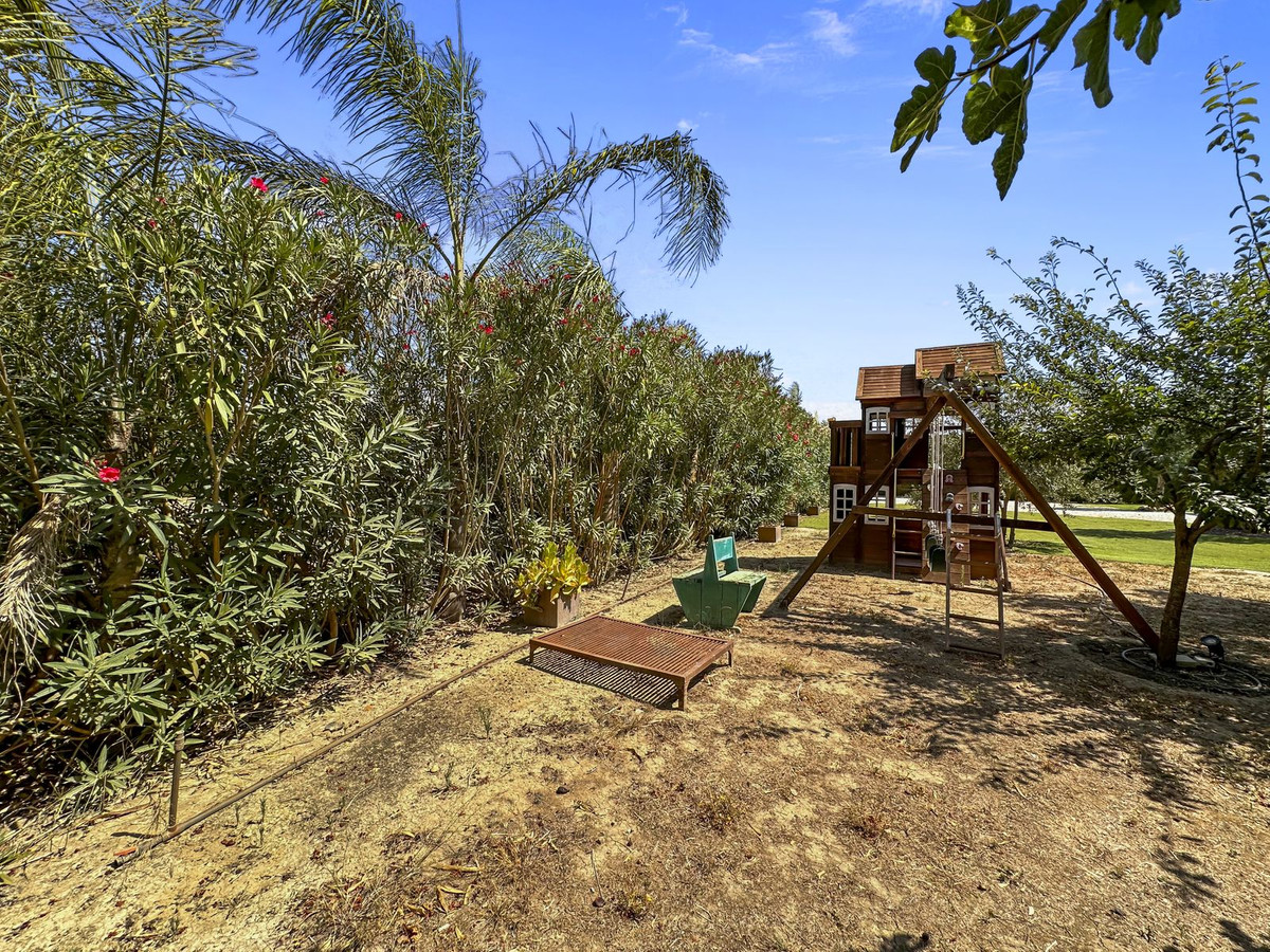 4 Bed Townhouse for sale in San Martín De Tesorillo Costa Del Sol, Cádiz, Spain