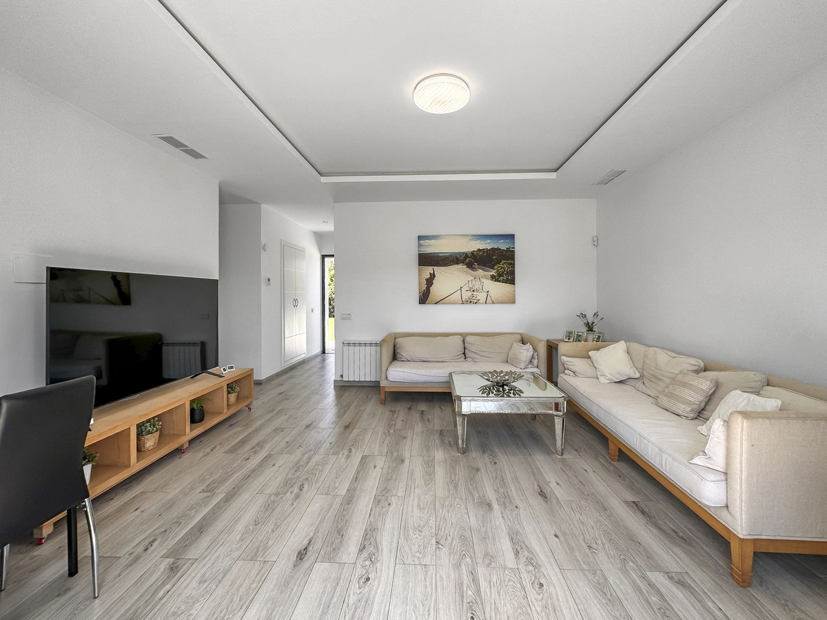 4 Bed Townhouse for sale in San Martín De Tesorillo Costa Del Sol, Cádiz, Spain