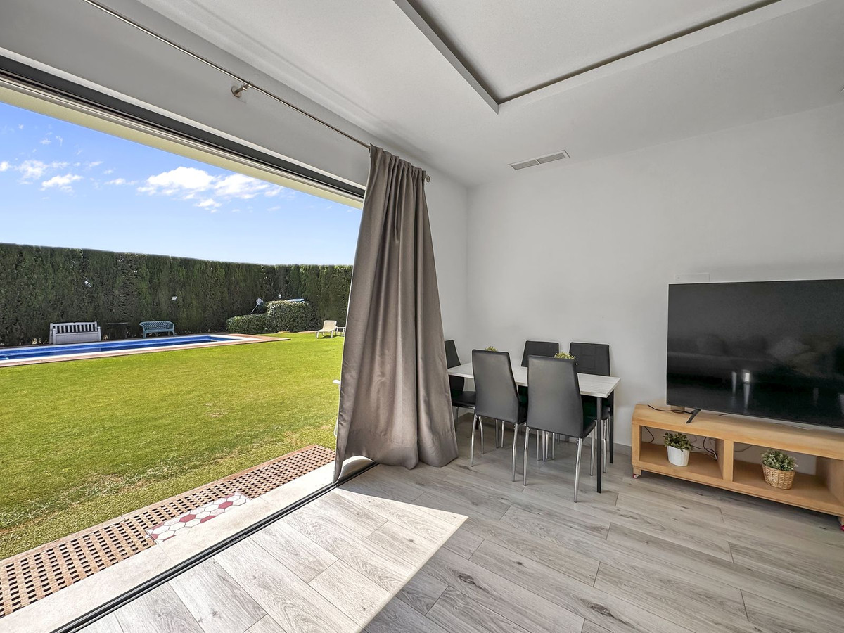 4 Bed Townhouse for sale in San Martín De Tesorillo Costa Del Sol, Cádiz, Spain