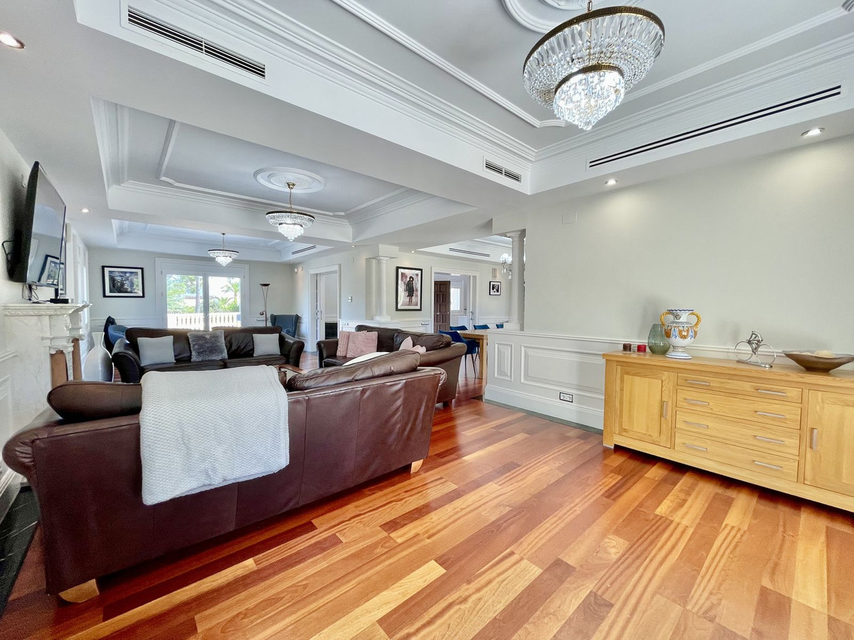 6 Bed Townhouse for sale in Alicante Costa Blanca, Alicante, Spain