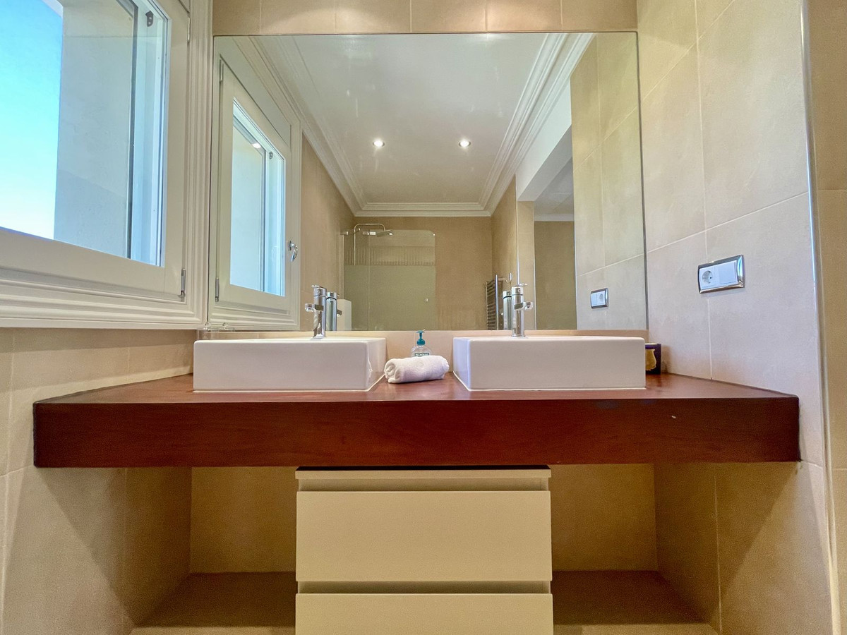 6 Bed Townhouse for sale in Alicante Costa Blanca, Alicante, Spain
