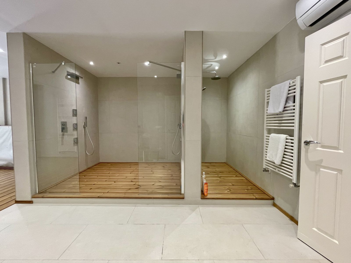 6 Bed Townhouse for sale in Alicante Costa Blanca, Alicante, Spain