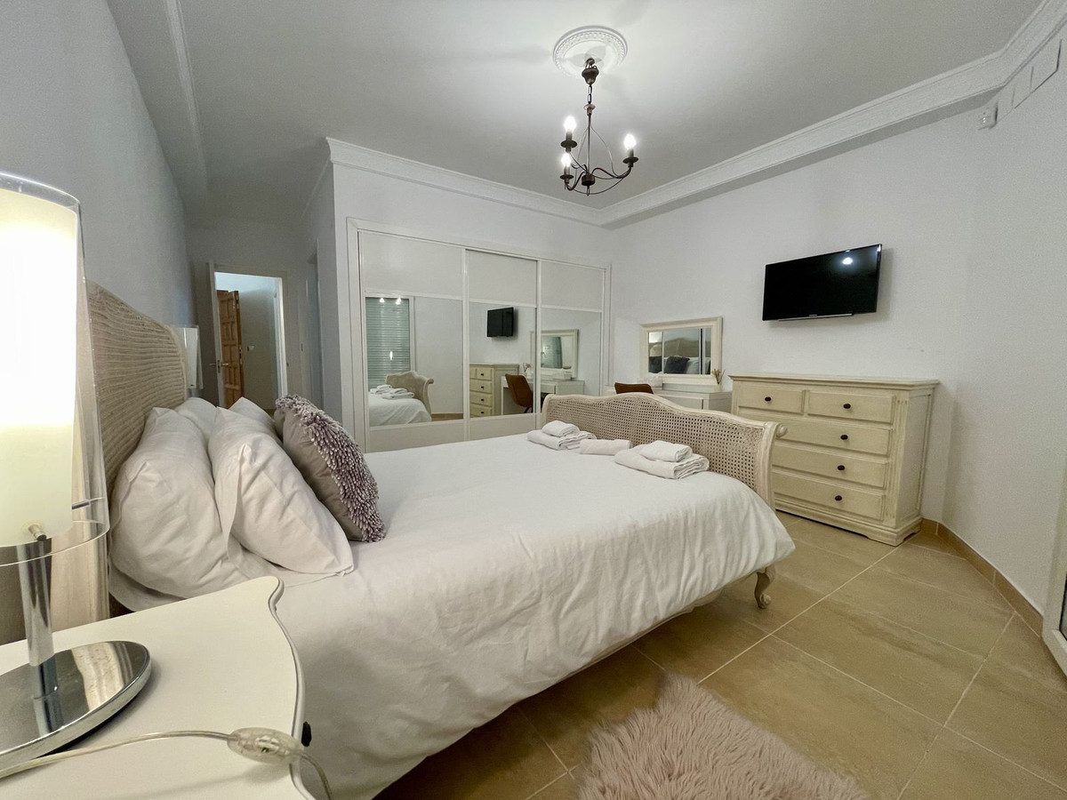 6 Bed Townhouse for sale in Alicante Costa Blanca, Alicante, Spain