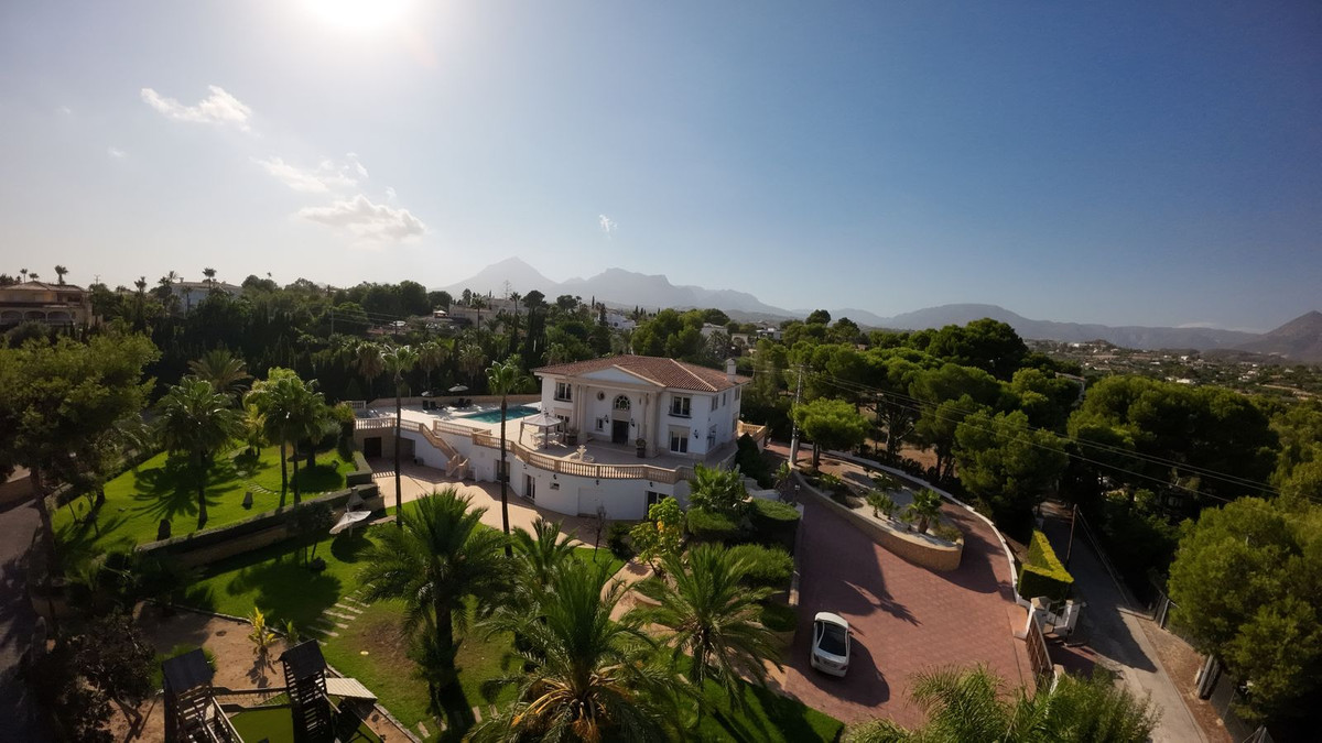 6 Bed Townhouse for sale in Alicante Costa Blanca, Alicante, Spain
