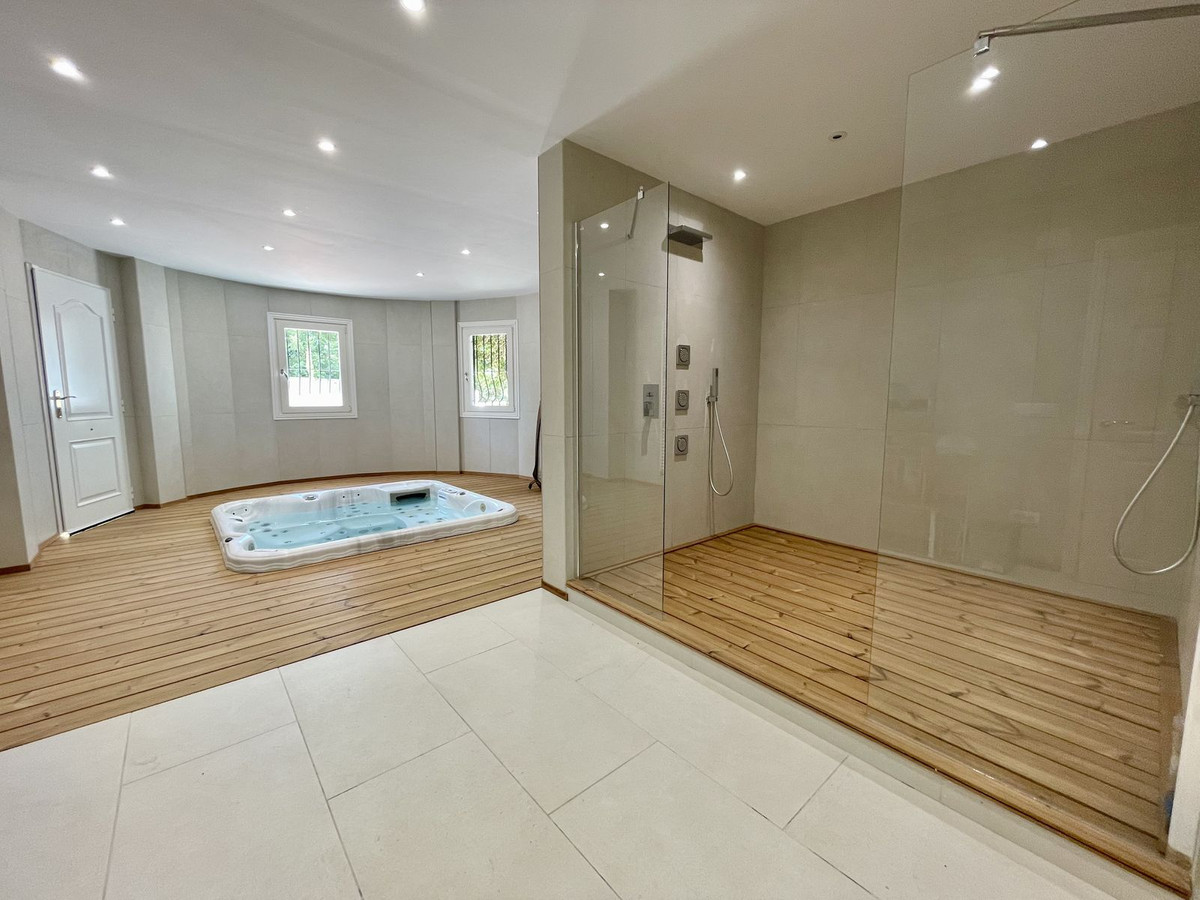6 Bed Townhouse for sale in Alicante Costa Blanca, Alicante, Spain