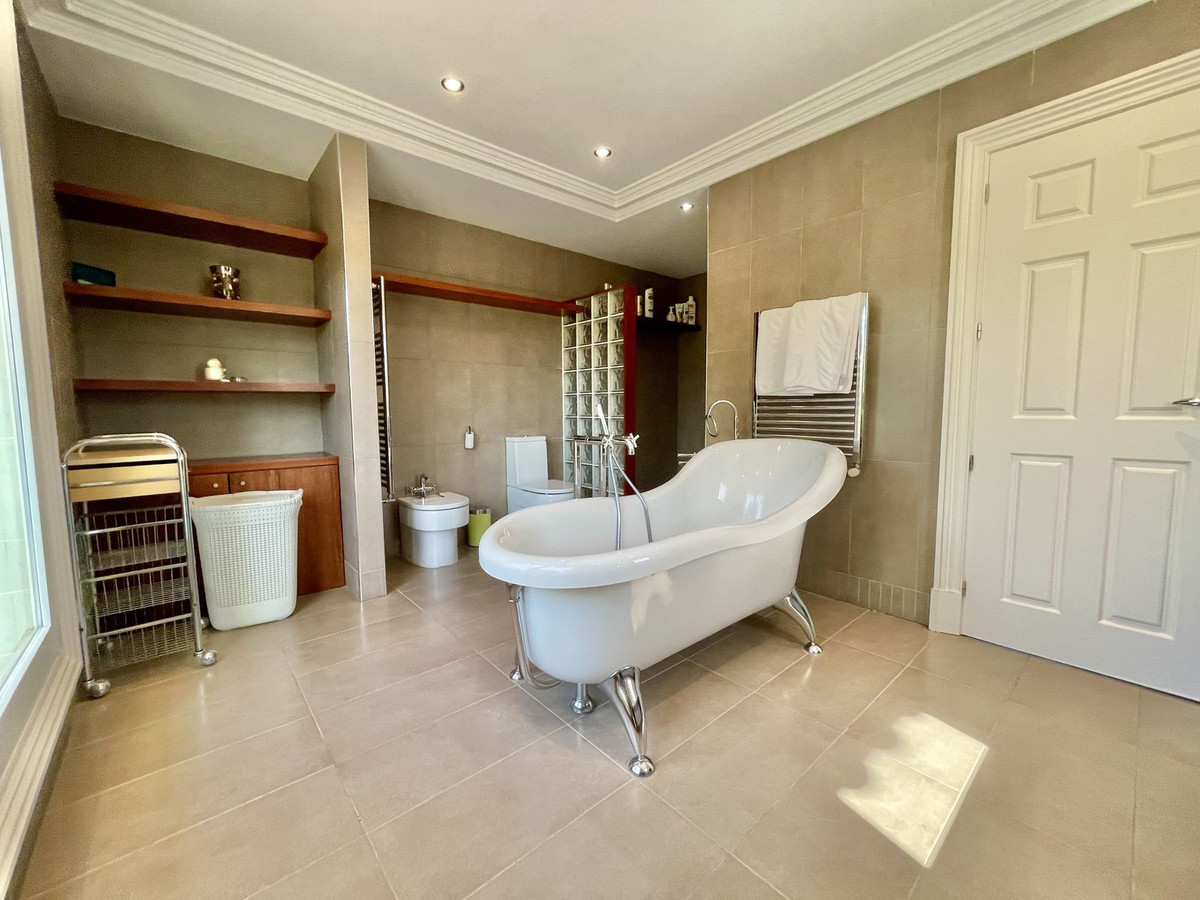 6 Bed Townhouse for sale in Alicante Costa Blanca, Alicante, Spain