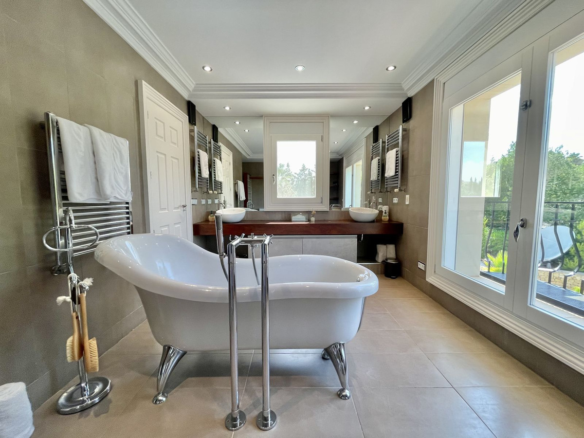 6 Bed Townhouse for sale in Alicante Costa Blanca, Alicante, Spain