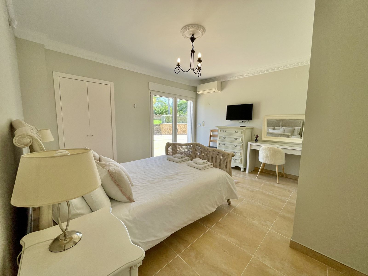 6 Bed Townhouse for sale in Alicante Costa Blanca, Alicante, Spain