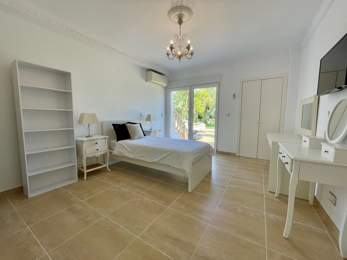 6 Bed Townhouse for sale in Alicante Costa Blanca, Alicante, Spain